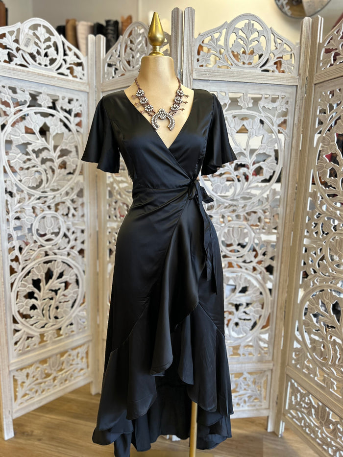 Black Ruffle Wrapped Maxi Dress - Not Stretchy 100 % poliéster