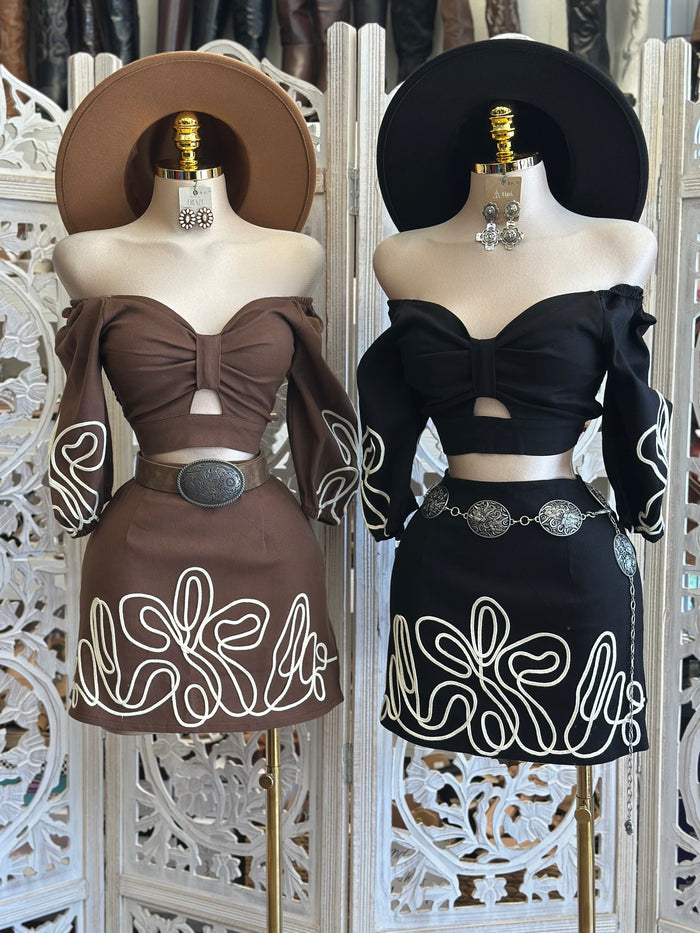 Flower Doodle Mini Skirt Set- Estira Poco, Slightly Stretchy