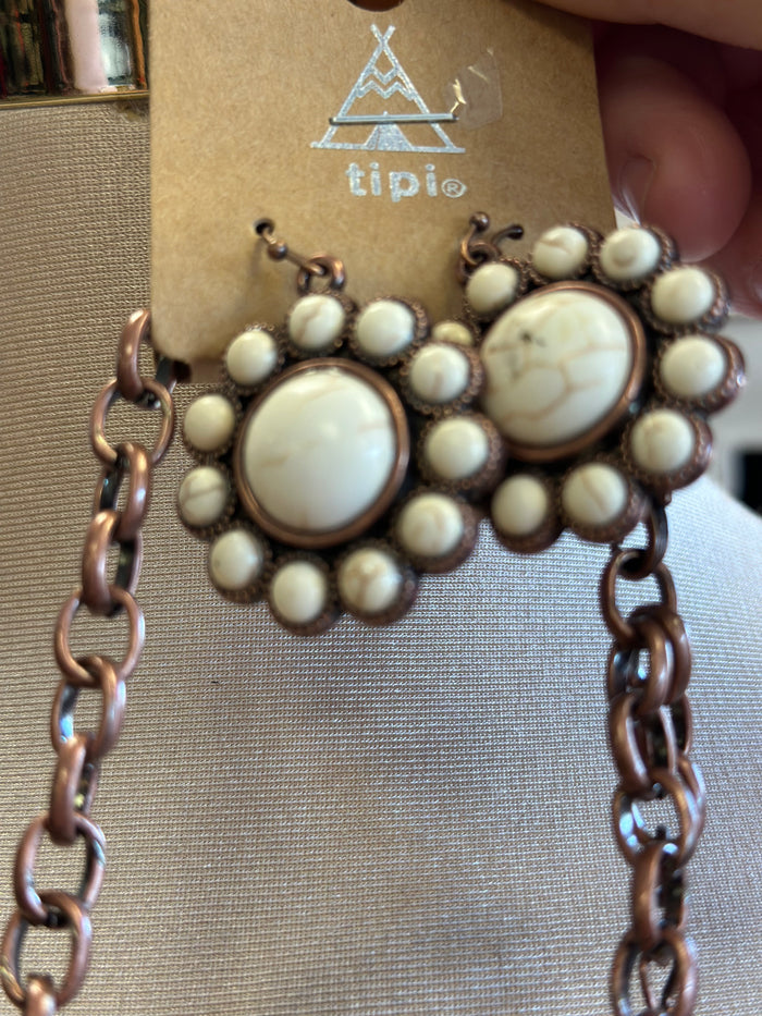 Ivory Flora Western Necklace and Earrings