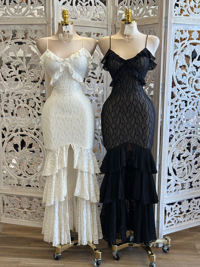 Ruffle Lace Layered Dress-Estira Poco , Slightly Stretchy