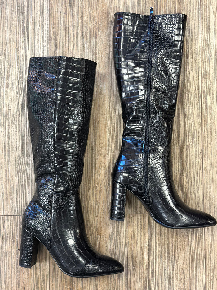 Black Faux Leather Mid Length Crocodile Pattern Boots