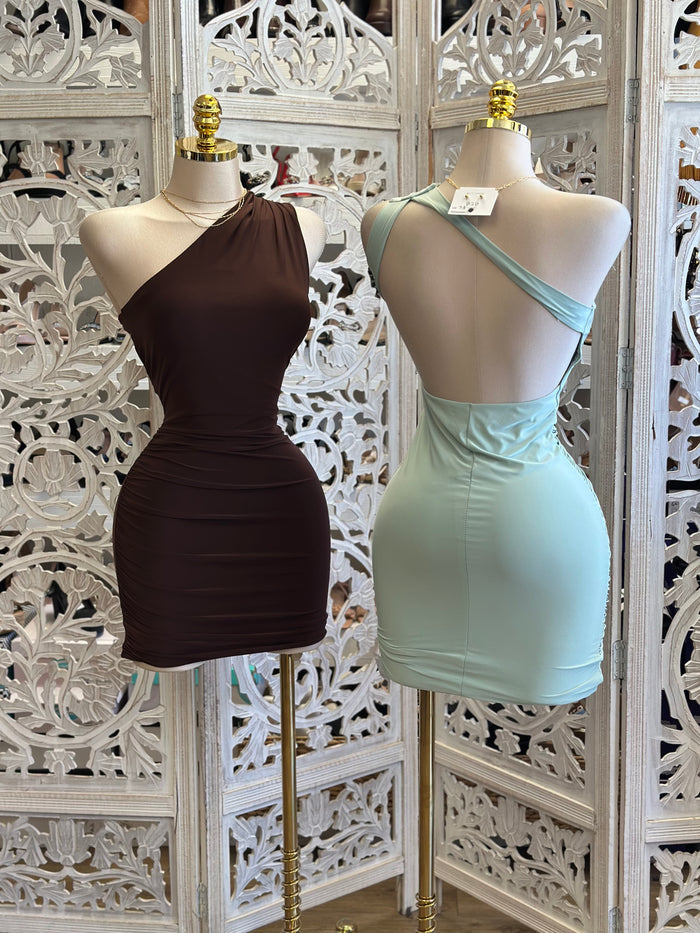 Asymmetrical Off Shoulder Mini Dress - Estira Poco, Slightly Stretchy