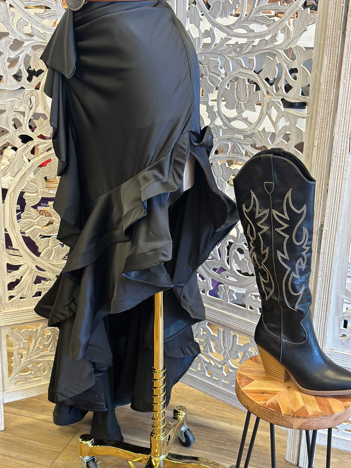 Black Heartlined High Low Dress- Not Stretchy, No Estira viene reducido