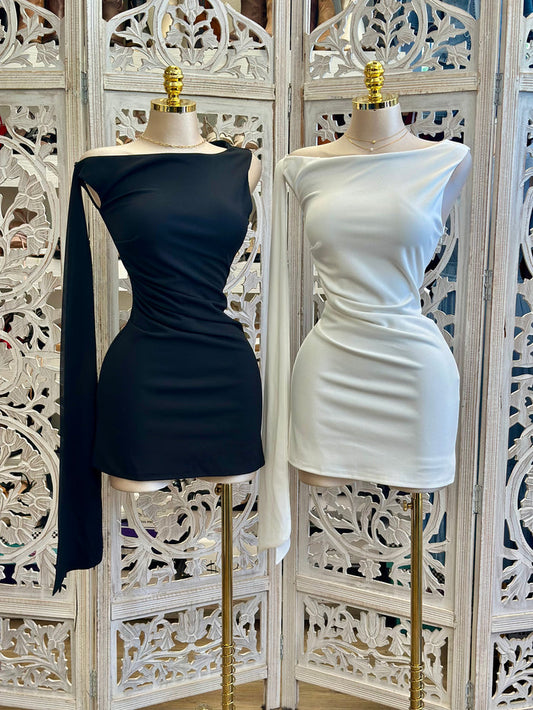 Boatneck Mini Dress -Estira Poco , Slightly Stretchy