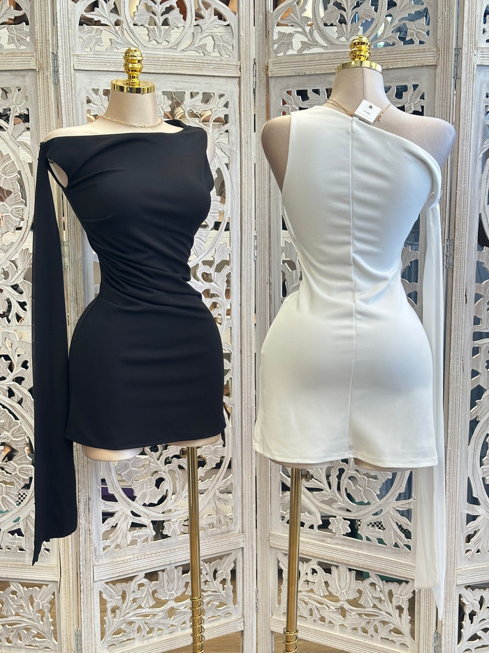 Boatneck Mini Dress -Estira Poco , Slightly Stretchy