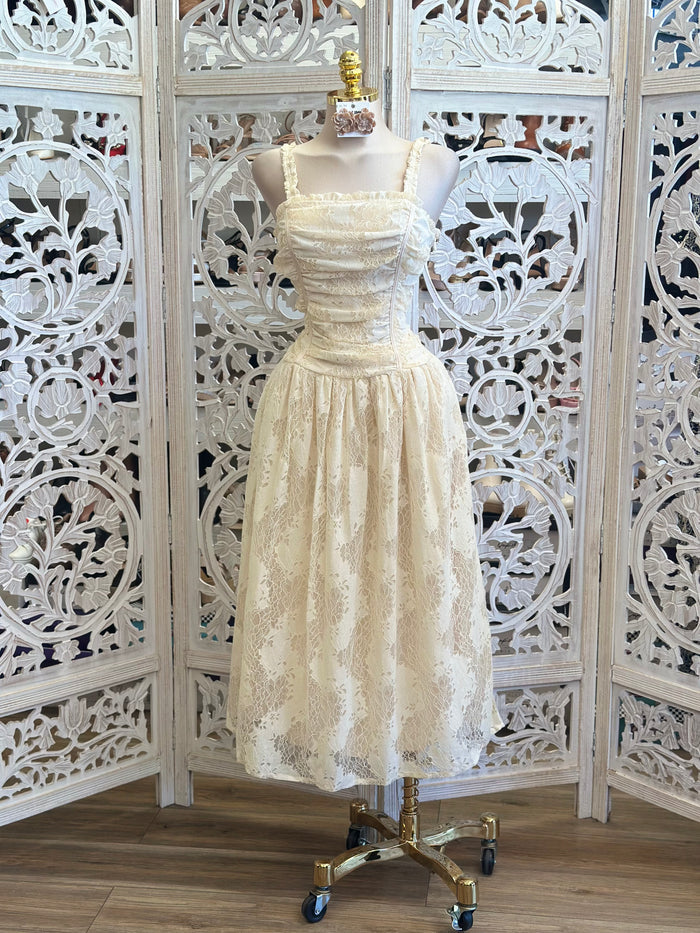 Cream Square Neck Lace Midi Dress -  no Estira, no Stretchy