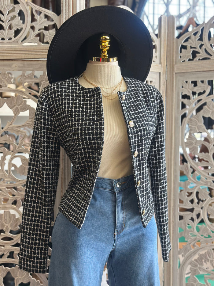Houndstooth White and Black Pattern Blazer- No Estira, Not Stretchy
