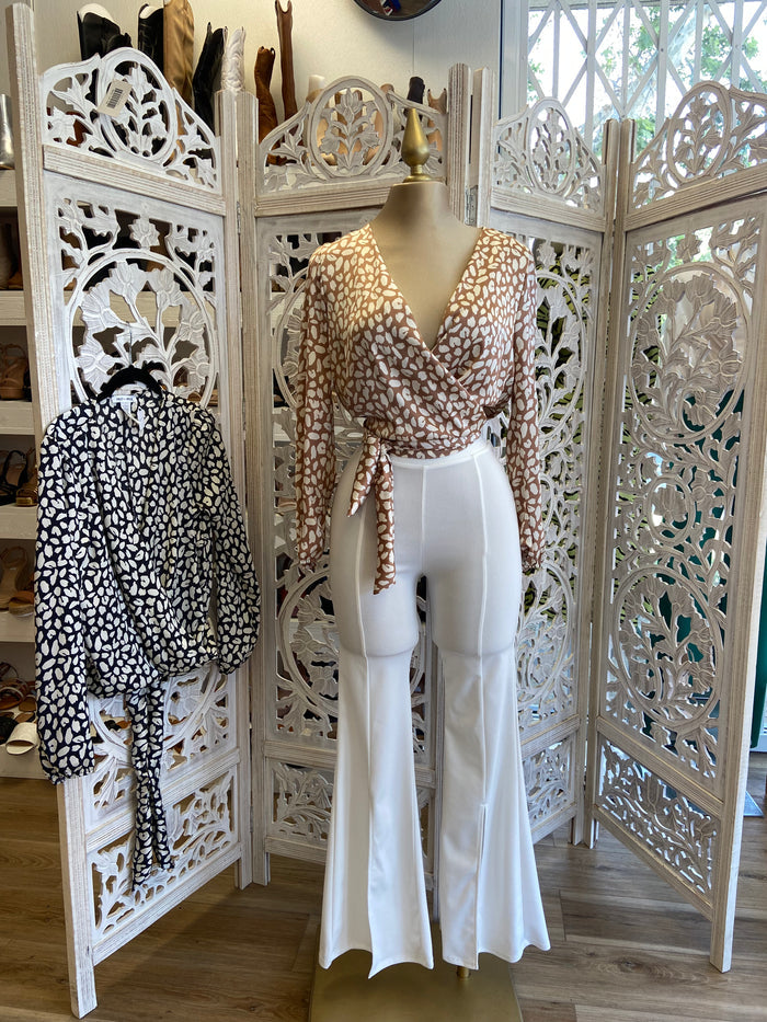 Cross front Tiered Dot Top.    Venta Final….