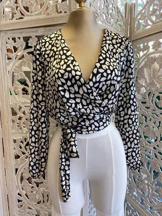 Black Cross front Tiered Dot Top venta final…