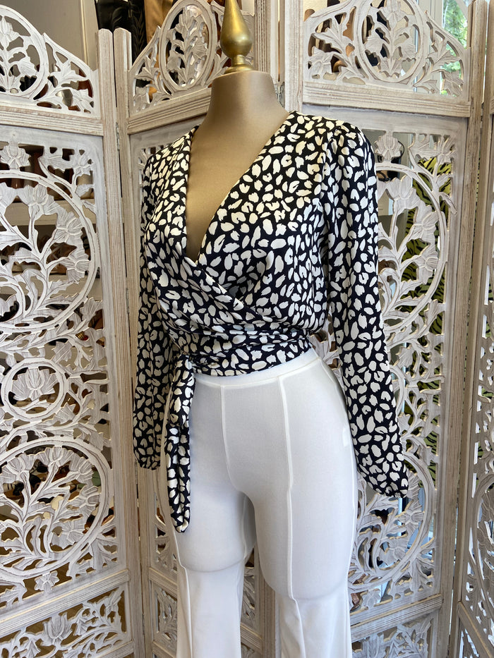 Black Cross front Tiered Dot Top venta final…