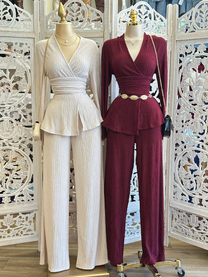 Pleated Set-Stretchy, Estira