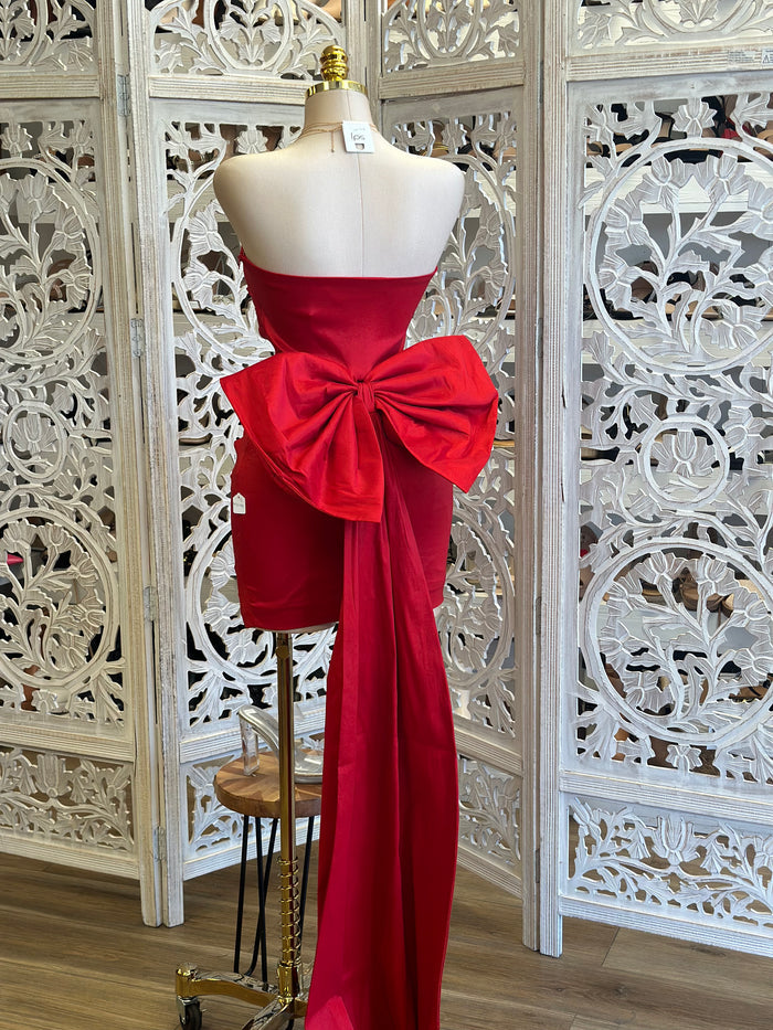 Red Heart Lined Enlarged Bow Dress - No Estira, Not Stretchy