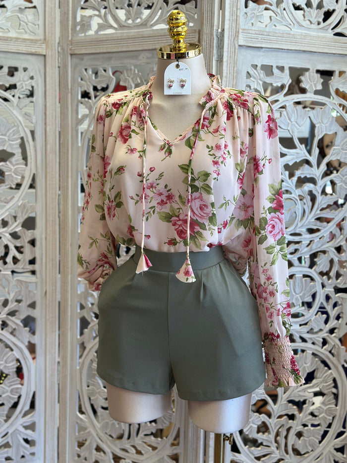 Rose Floral Floral Blouse - Estira Poco , Slightly Stretchy