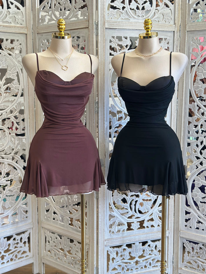 Ruffle Cami Mini  Dress - Estira, Stretchy..  viene reducido..