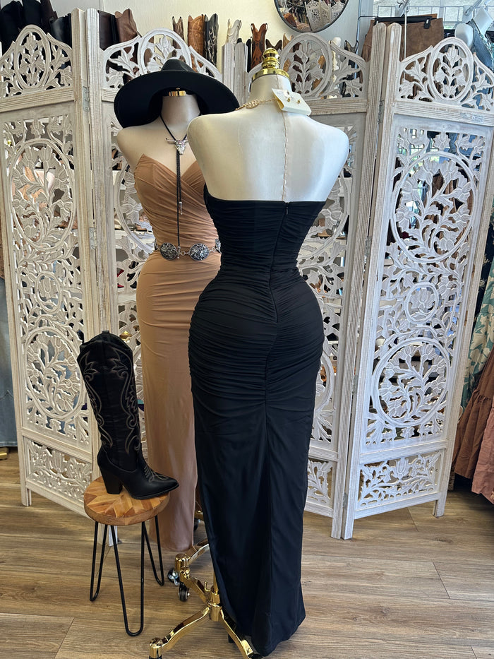 Sharp Strapless Slit Dress- Estira poco stretches a little