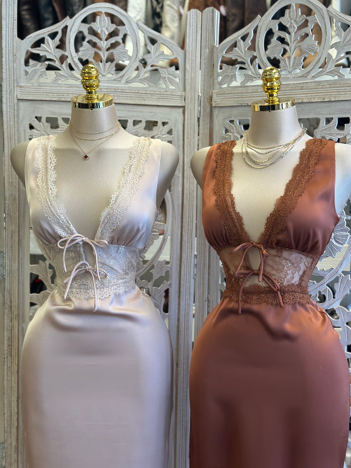 Silky Lace Lora Dress- No Estira, Not Stretchy