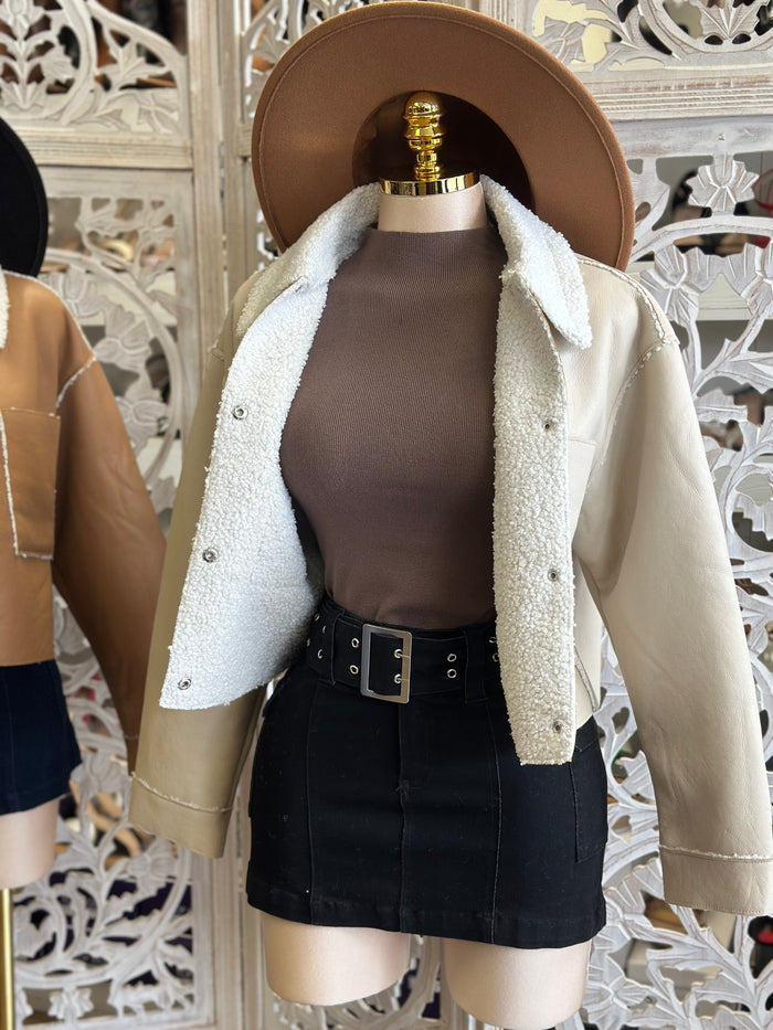 Square Pocket Sherpa Jacket- Stretchy, Estira