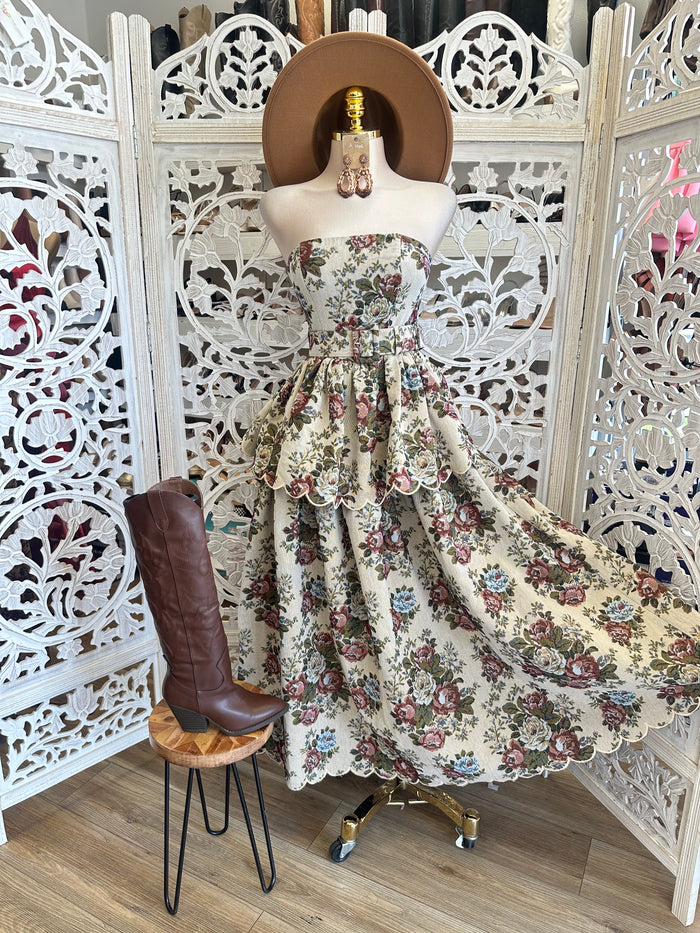 Strapless Floral Wavy Lined Dress- Not Stretchy, No Estira