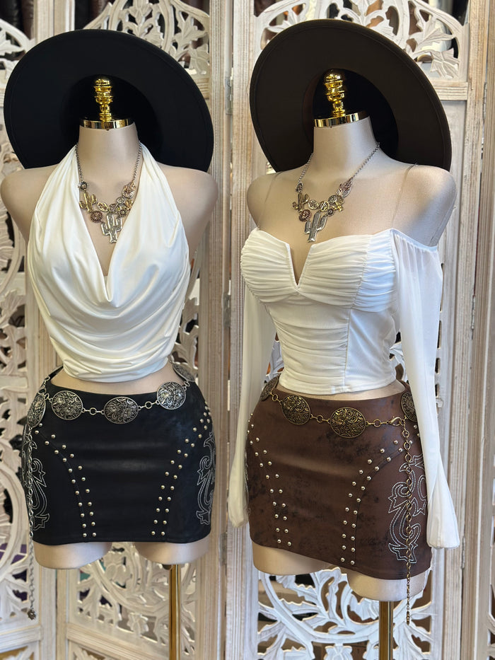 Studded Faux Leather Low Rise Skirt-  Slightly Stretchy , Estira Poco