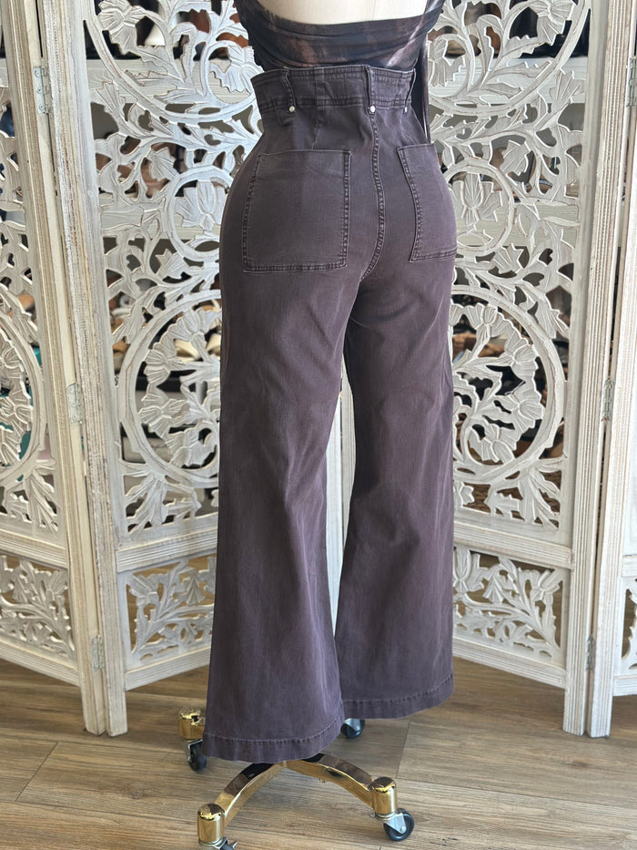 Ultra High Rise Wide Brown Washed Jeans - Stretchy, Estira